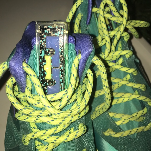 Lebron 10s Nike - Picture 3 of 4